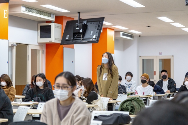 2021年中国語学科 卒業論文・卒業研究中間発表会4