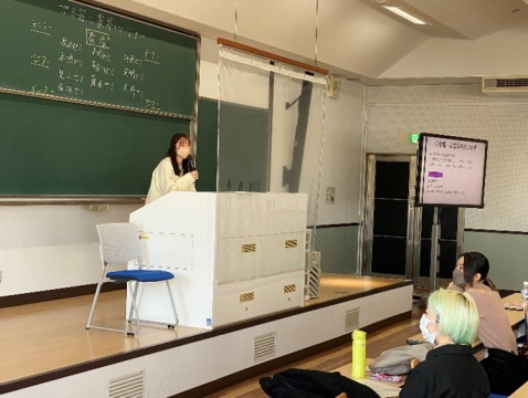 「就活は恋愛に似ている!」3年生対象、4年生による就職活動報告会1